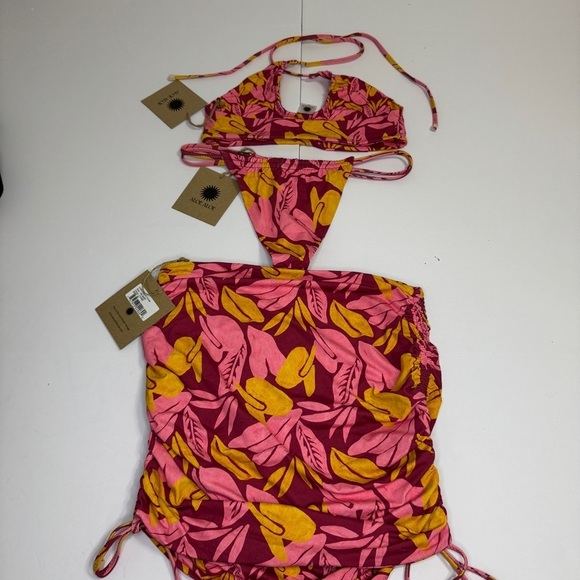 Aloe Aloe Swim 3-Piece Bikini Set w/ Skirt in Lychee Print - Size M - Picture 6 of 11